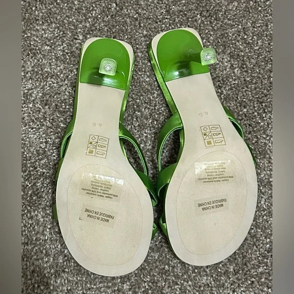 NWOT Bradshaw Buckle Heels - Picture 10 of 11